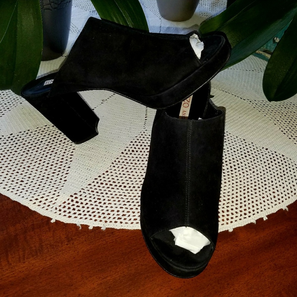 Enzo Angiolini Black Suede Peep Toe Platform